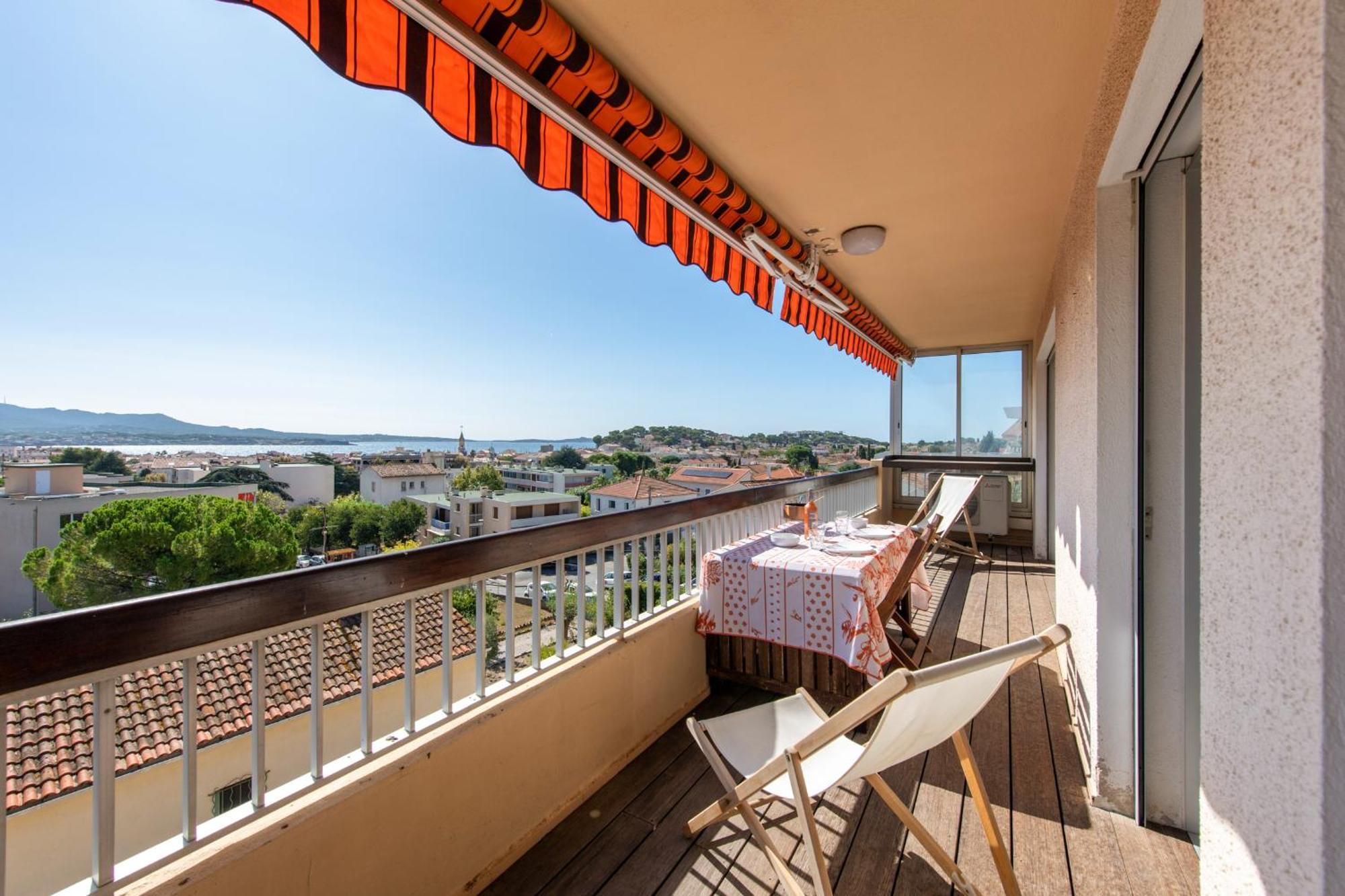 Le Cadet - Vue Panoramique Ville Et Baie De Sanary Sur Mer, Parking & Terrasse - 2 A 4 Pers Exterior photo
